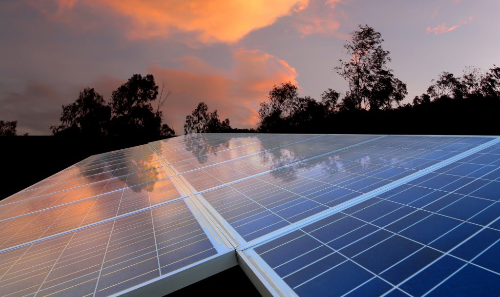 The Complete Guide That Makes Choosing the Best Solar Company Simple